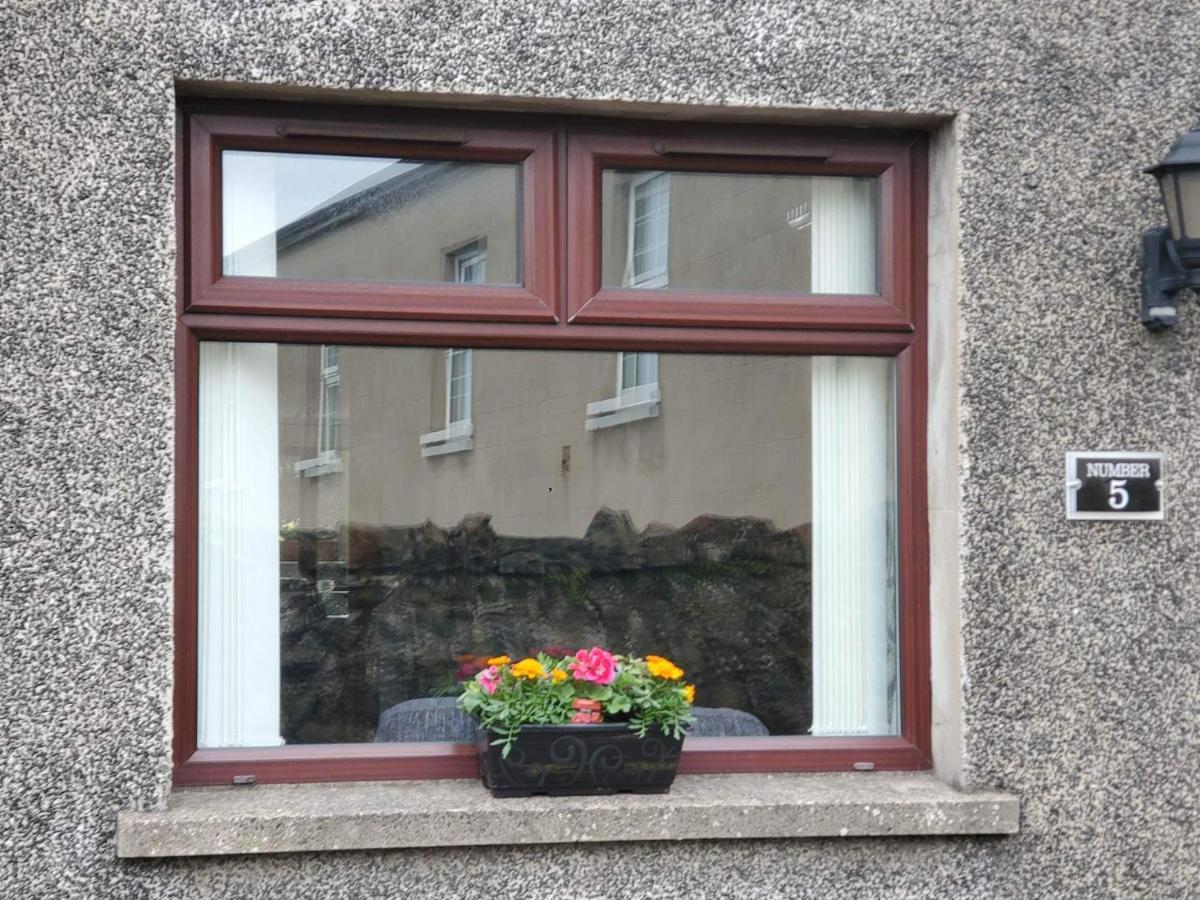Vila Number 5 Larne Exteriér fotografie